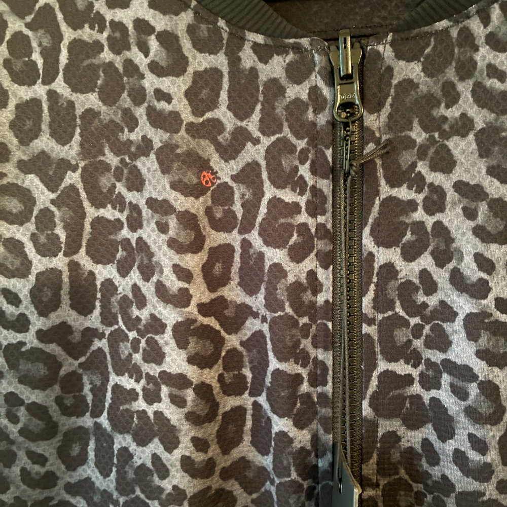 NWT WITH Wear it to Heart Reversible Lightweight Camouflage Bomber Jacket Size S - Picture 5 of 12
